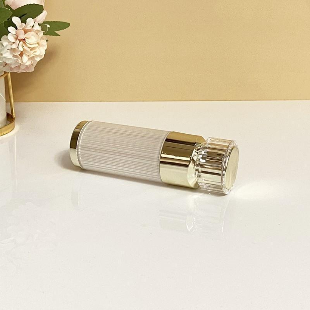 詰め替え可能なクリームジャー非毒性真空ポンプボトルポータブル - Luxury Skincare Packaging のレビューと価格